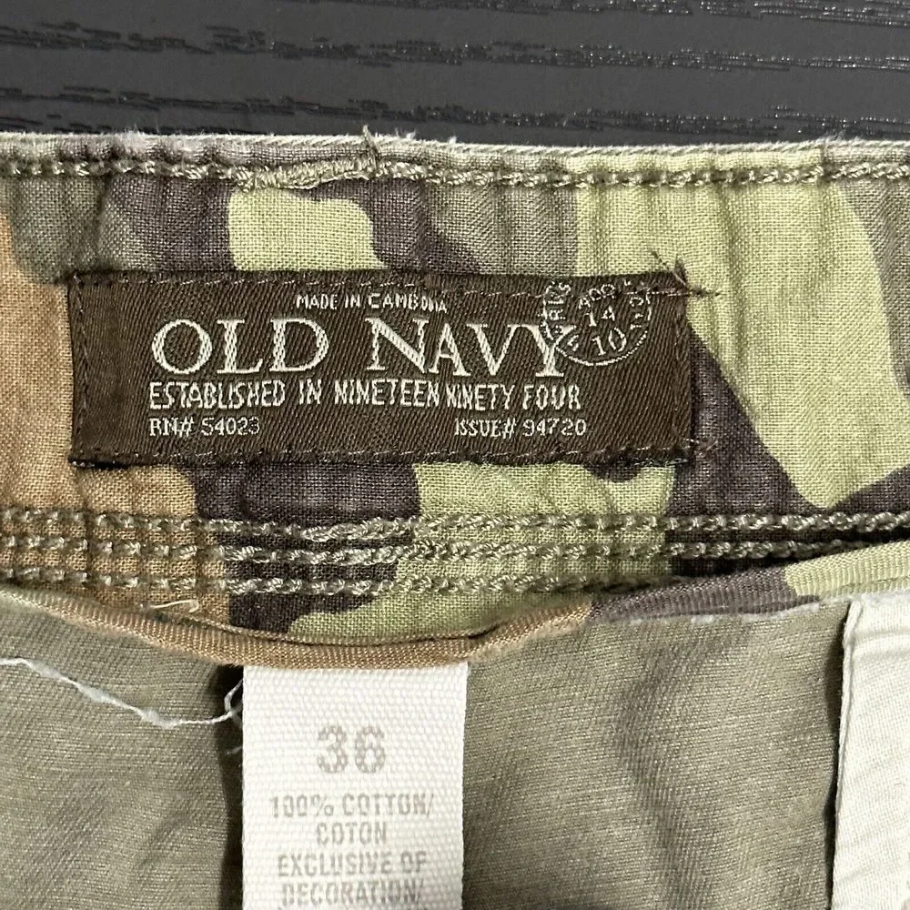 Vintage Y2K Old Navy Army Green Cargo Shorts Loose Men’s Size 36 - Picture 8 of 13